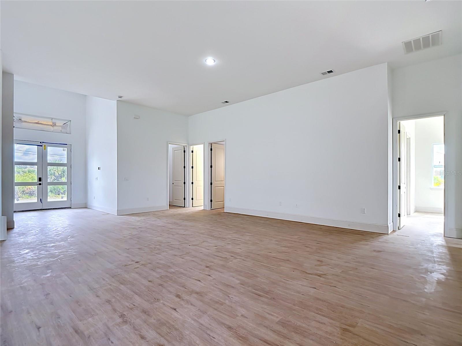 Image 22 of 35 For 14382 Fort Worth Circle
