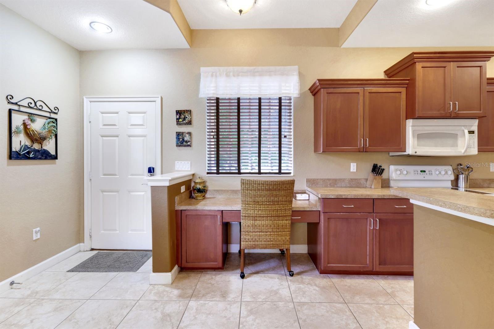 Listing photo id 13 for 8721 Piazza Del Lago Circle 205