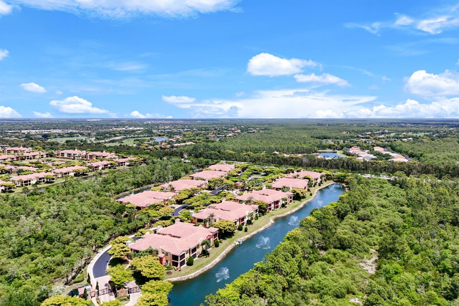 Listing photo id 0 for 8721 Piazza Del Lago Circle 205