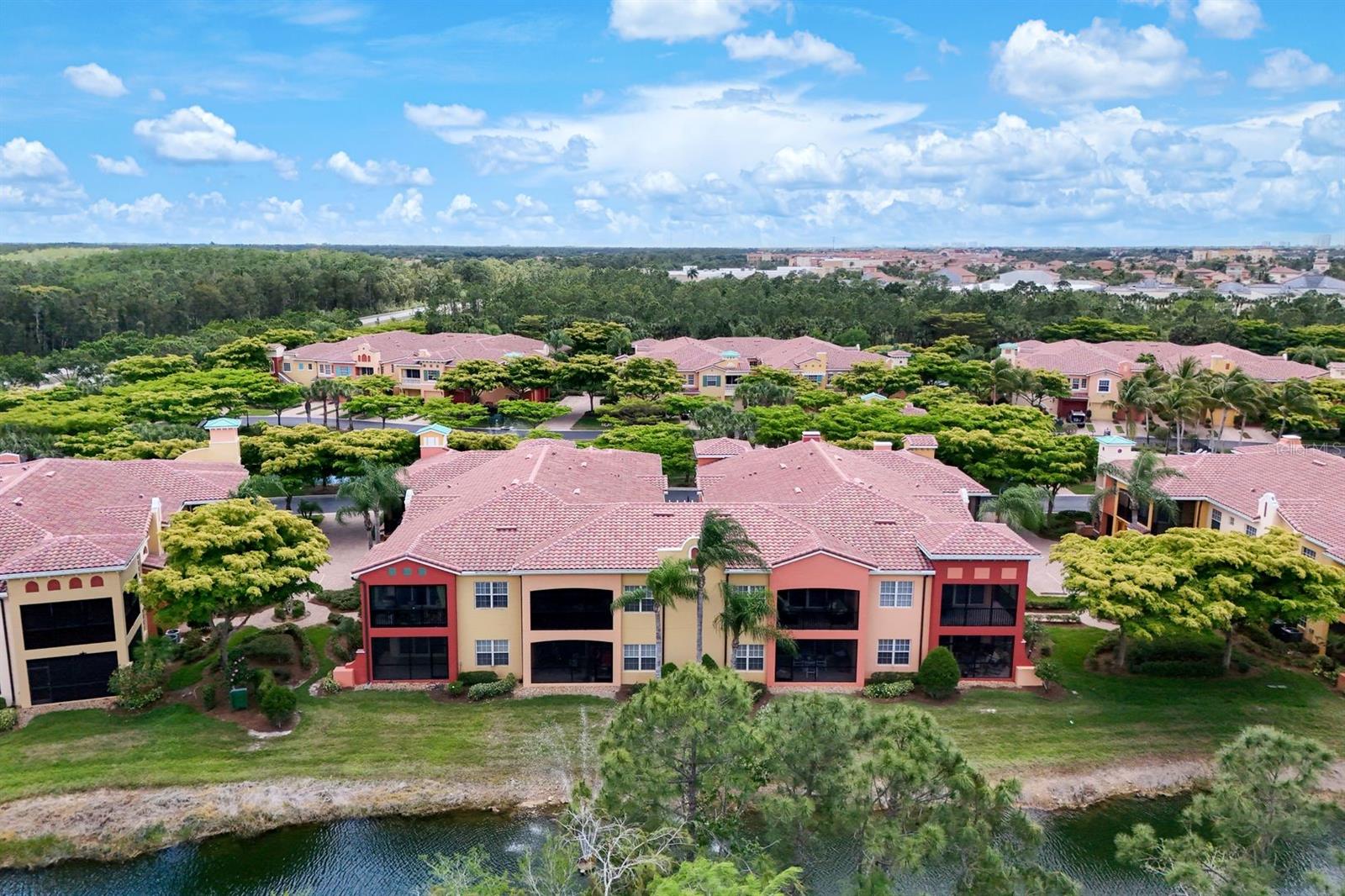 Listing photo id 24 for 8721 Piazza Del Lago Circle 205