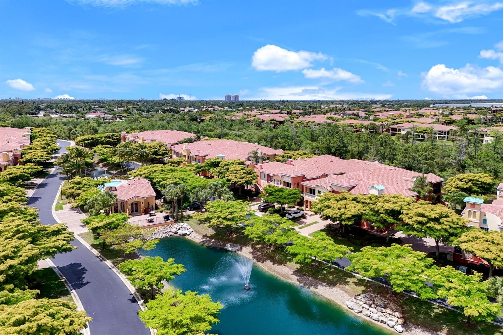 Listing photo id 26 for 8721 Piazza Del Lago Circle 205
