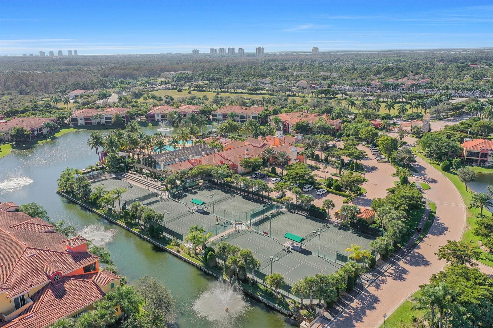 Listing photo id 32 for 8721 Piazza Del Lago Circle 205