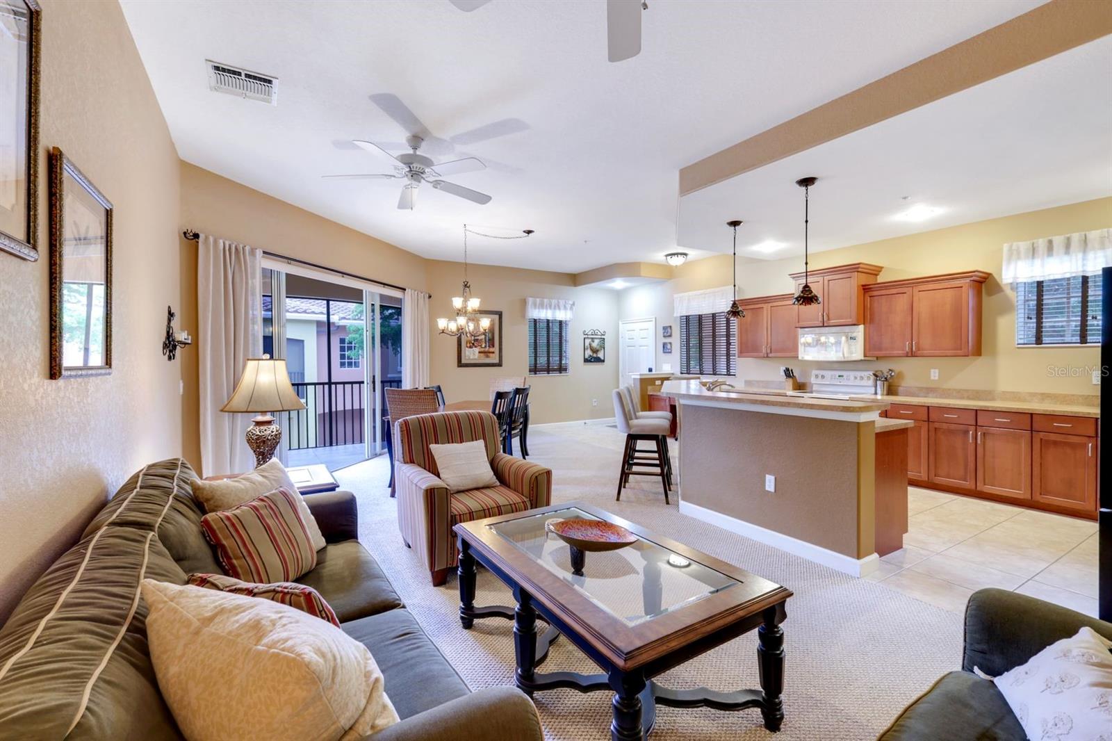Listing photo id 5 for 8721 Piazza Del Lago Circle 205
