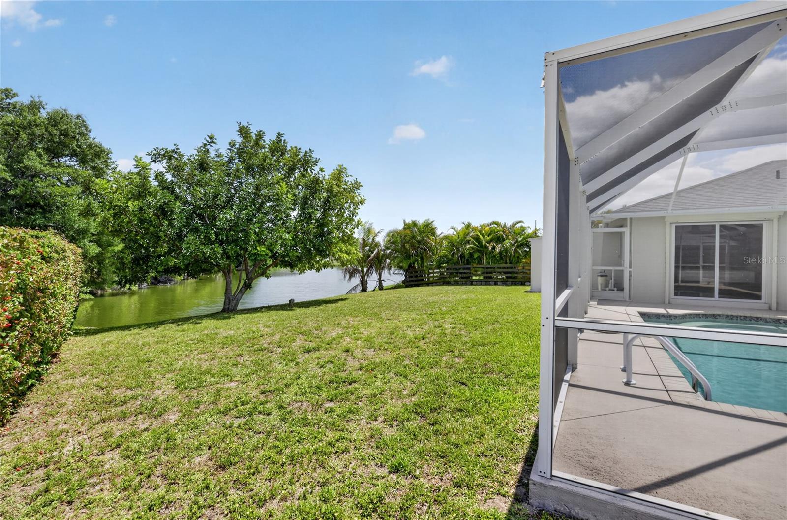 Listing photo id 2 for 18189 Sandy Pines Circle