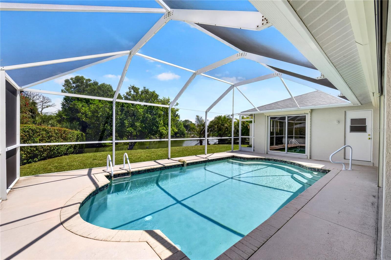 Listing photo id 41 for 18189 Sandy Pines Circle
