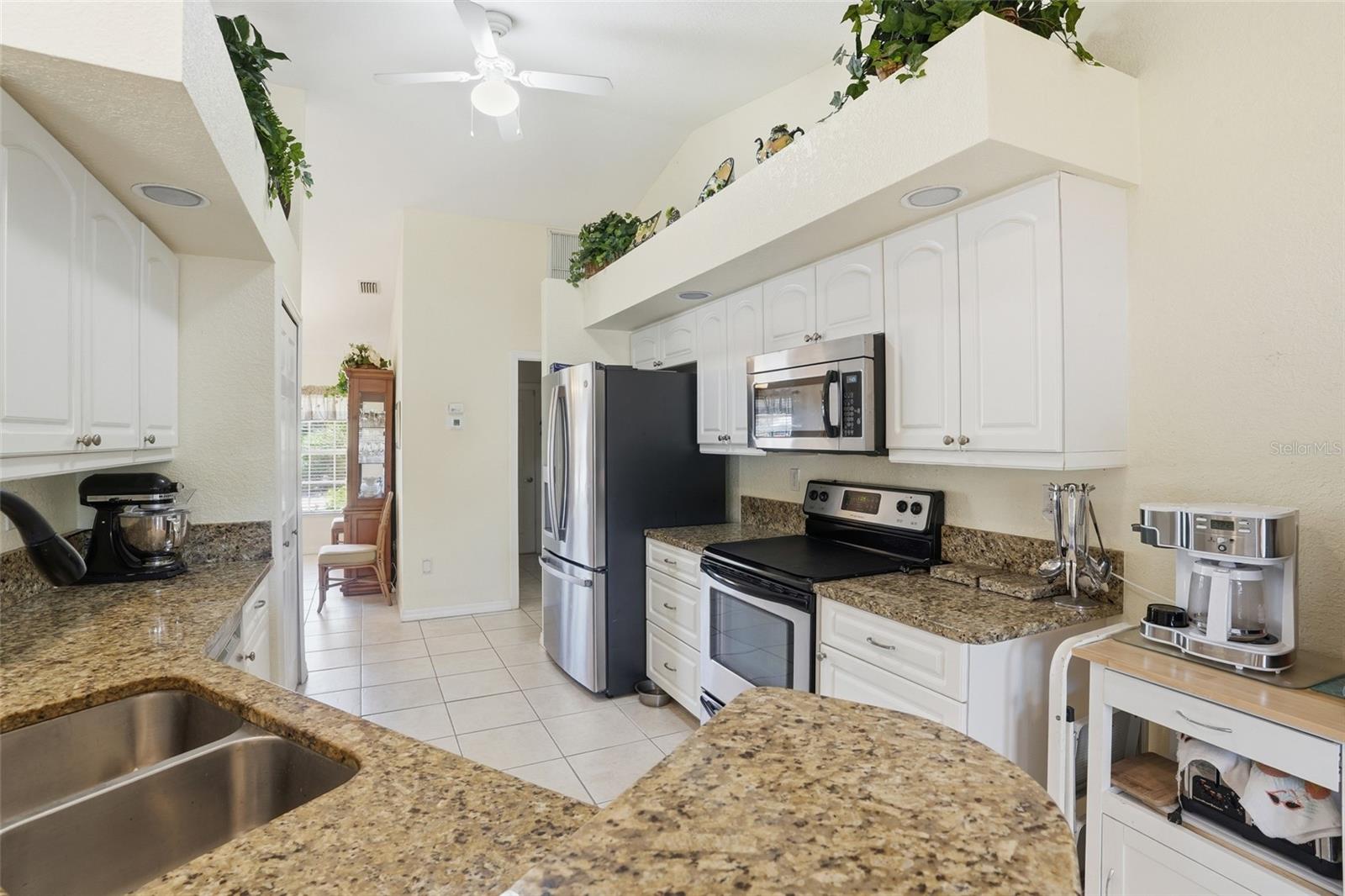 Image 14 of 43 For 18319 Arapahoe Circle