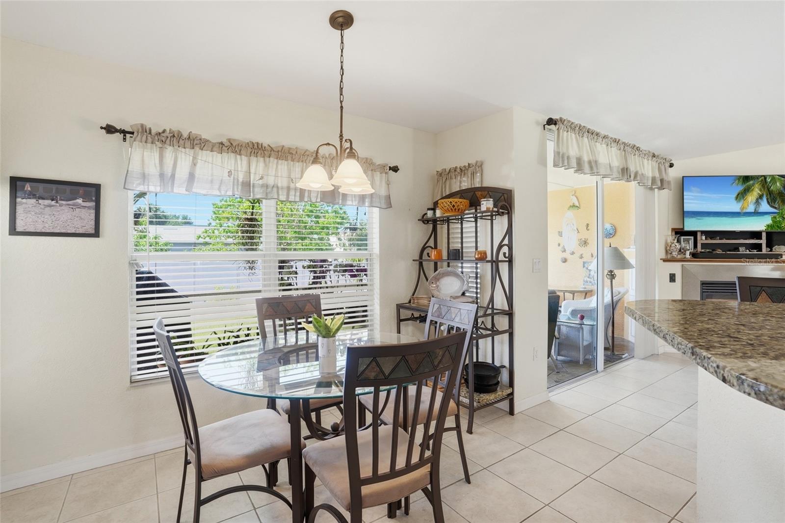 Image 15 of 43 For 18319 Arapahoe Circle