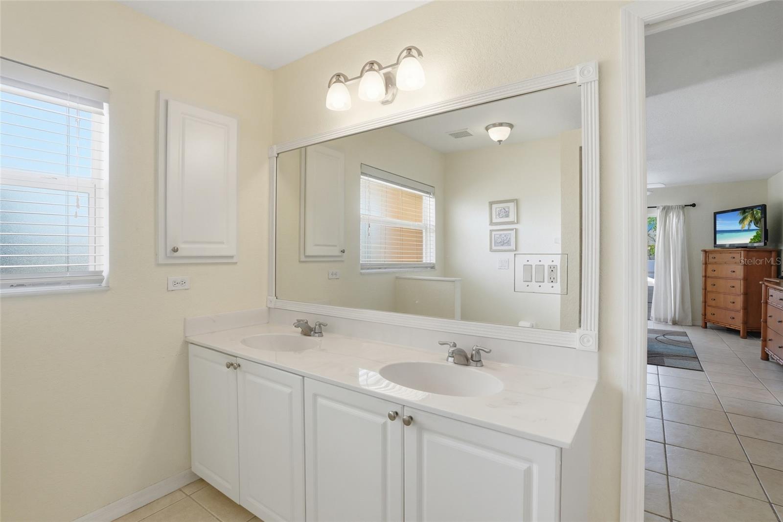 Image 19 of 43 For 18319 Arapahoe Circle