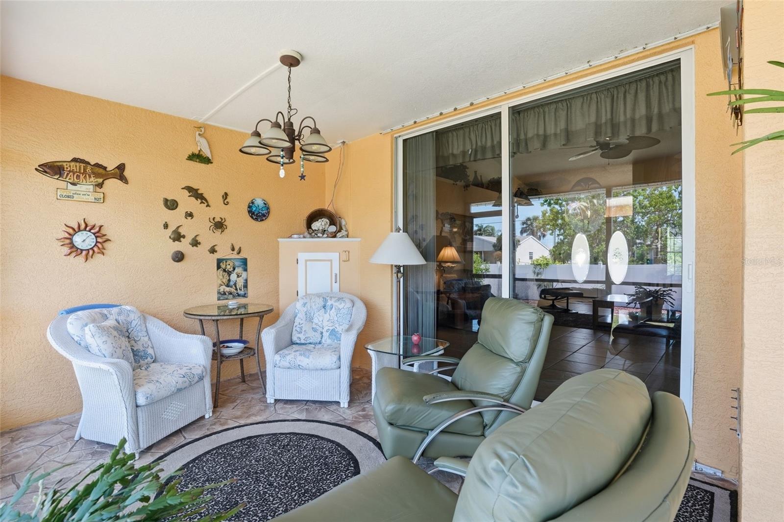 Image 29 of 43 For 18319 Arapahoe Circle