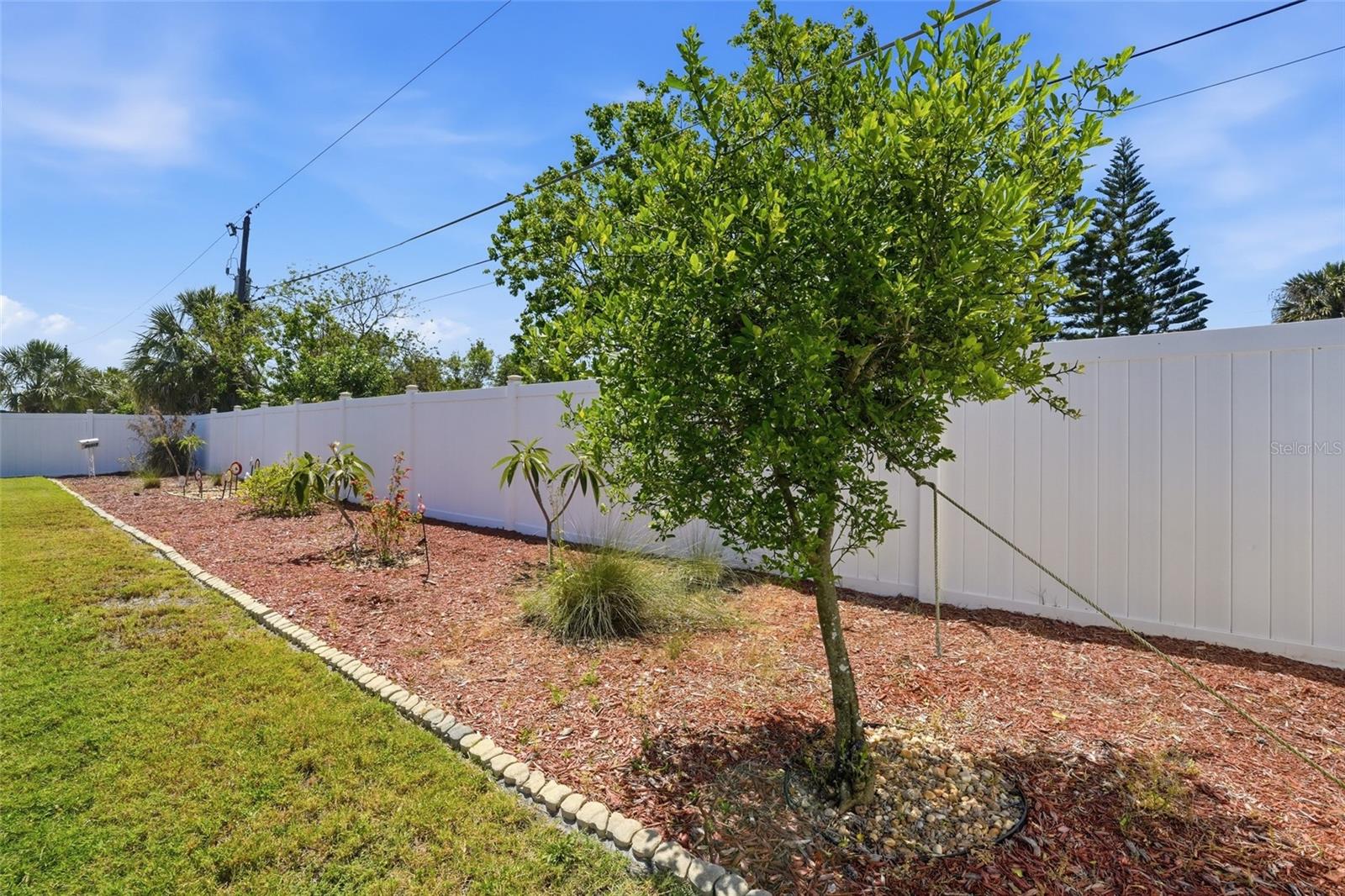 Image 35 of 43 For 18319 Arapahoe Circle