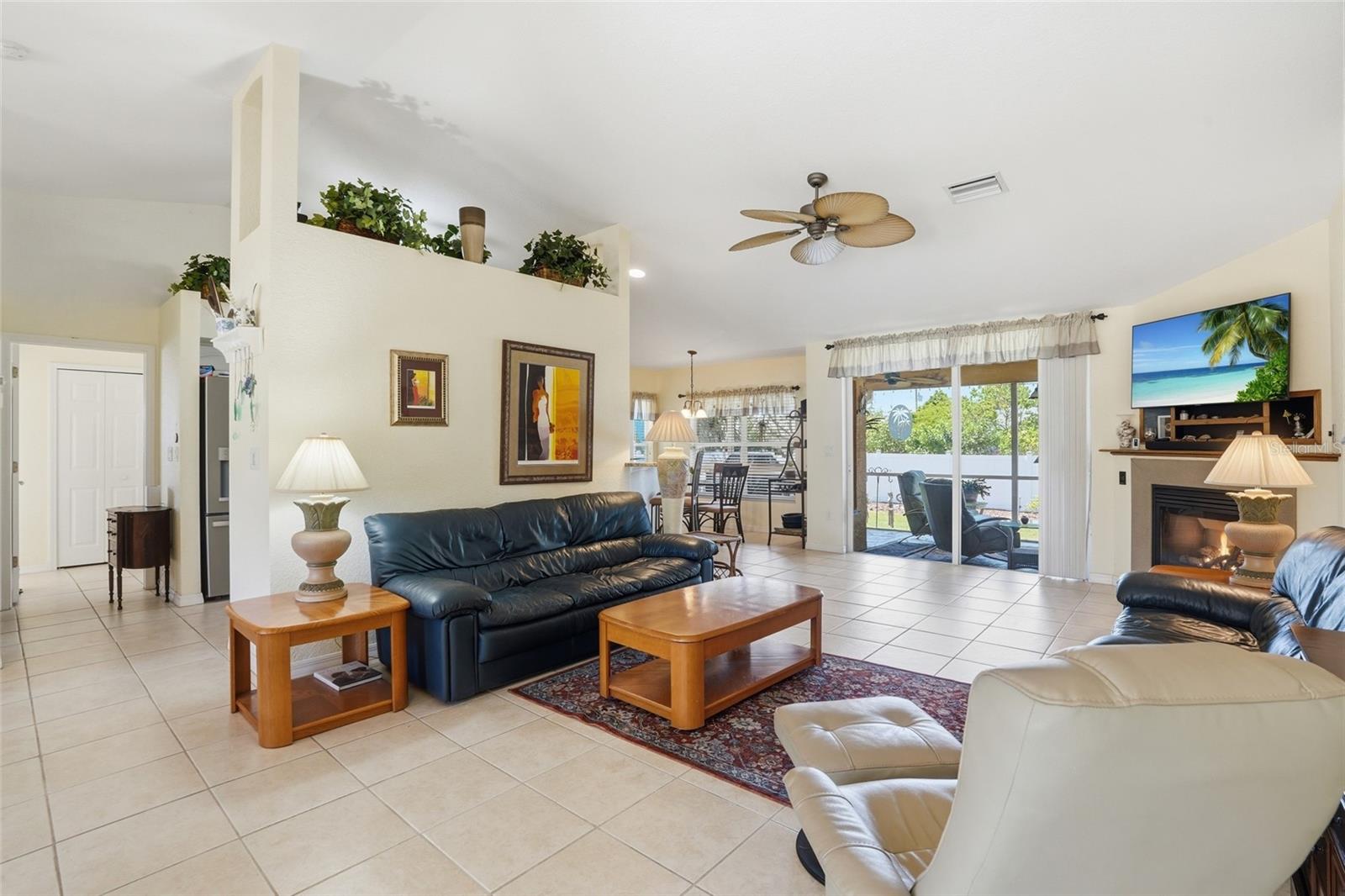 Image 6 of 43 For 18319 Arapahoe Circle