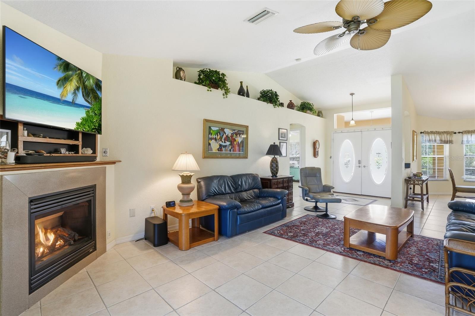 Image 7 of 43 For 18319 Arapahoe Circle