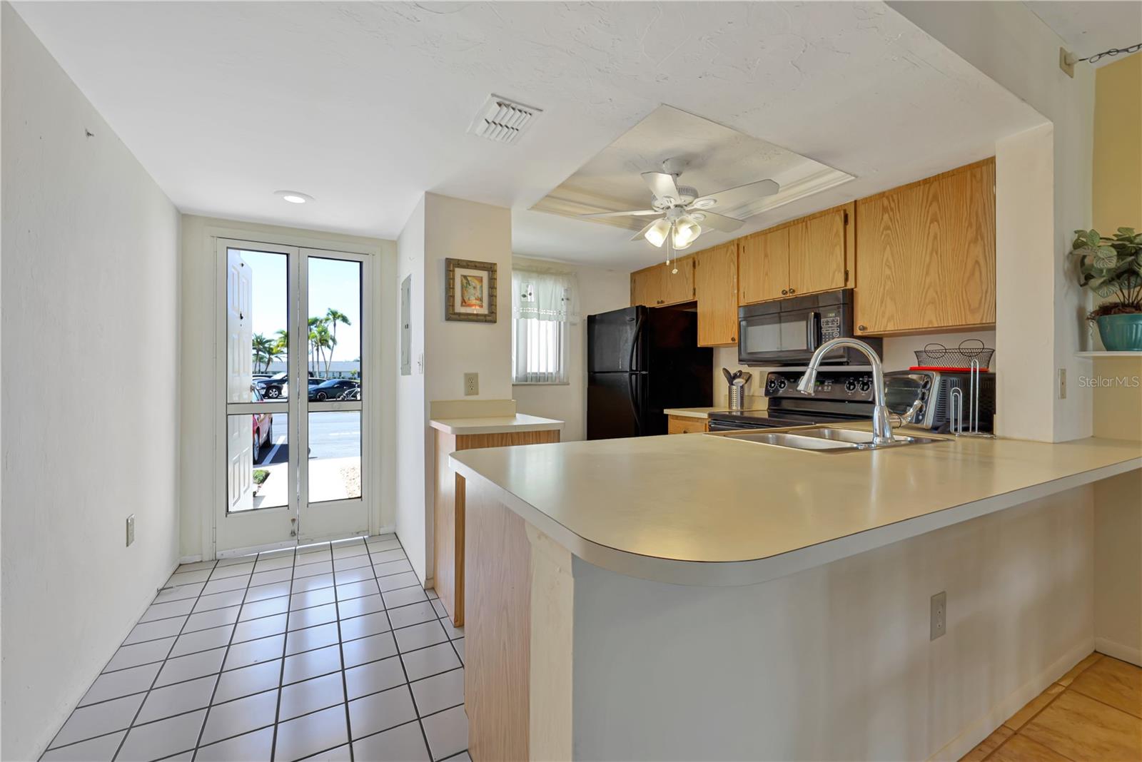 Image 10 of 32 For 12538 Kingsway Circle 902