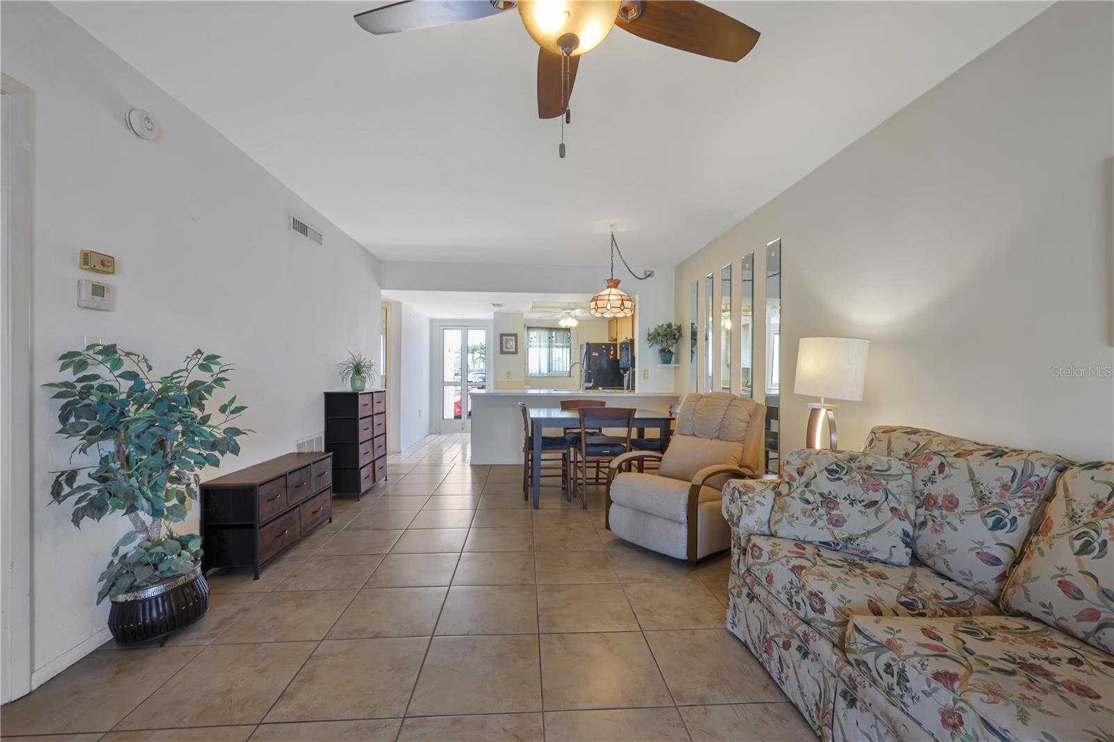 Image 17 of 32 For 12538 Kingsway Circle 902