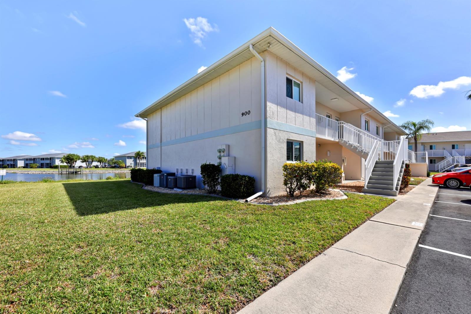 Image 5 of 32 For 12538 Kingsway Circle 902