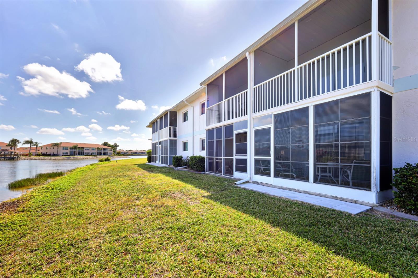 Image 6 of 32 For 12538 Kingsway Circle 902