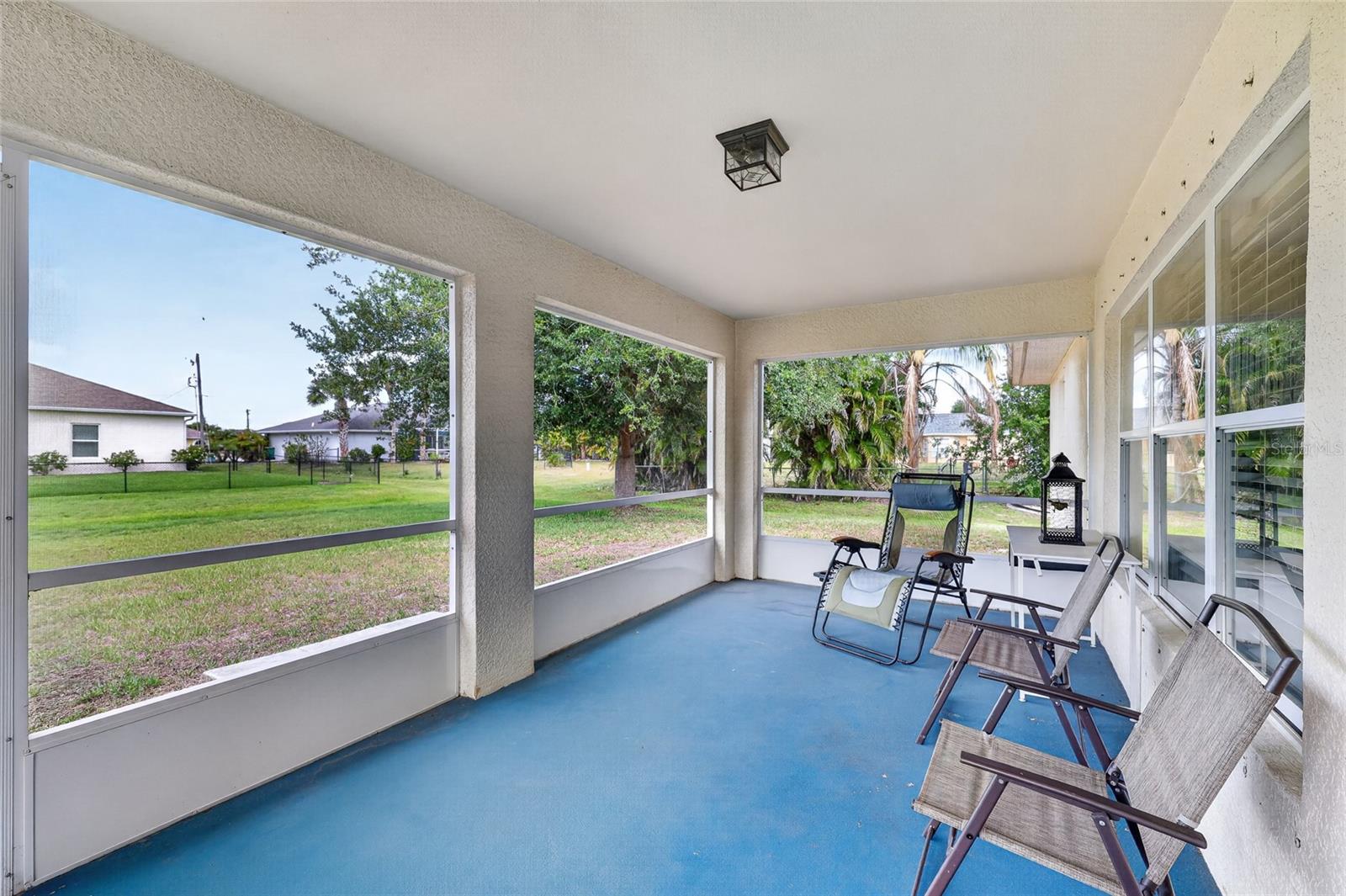 Image 24 of 38 For 421 Londrina Drive