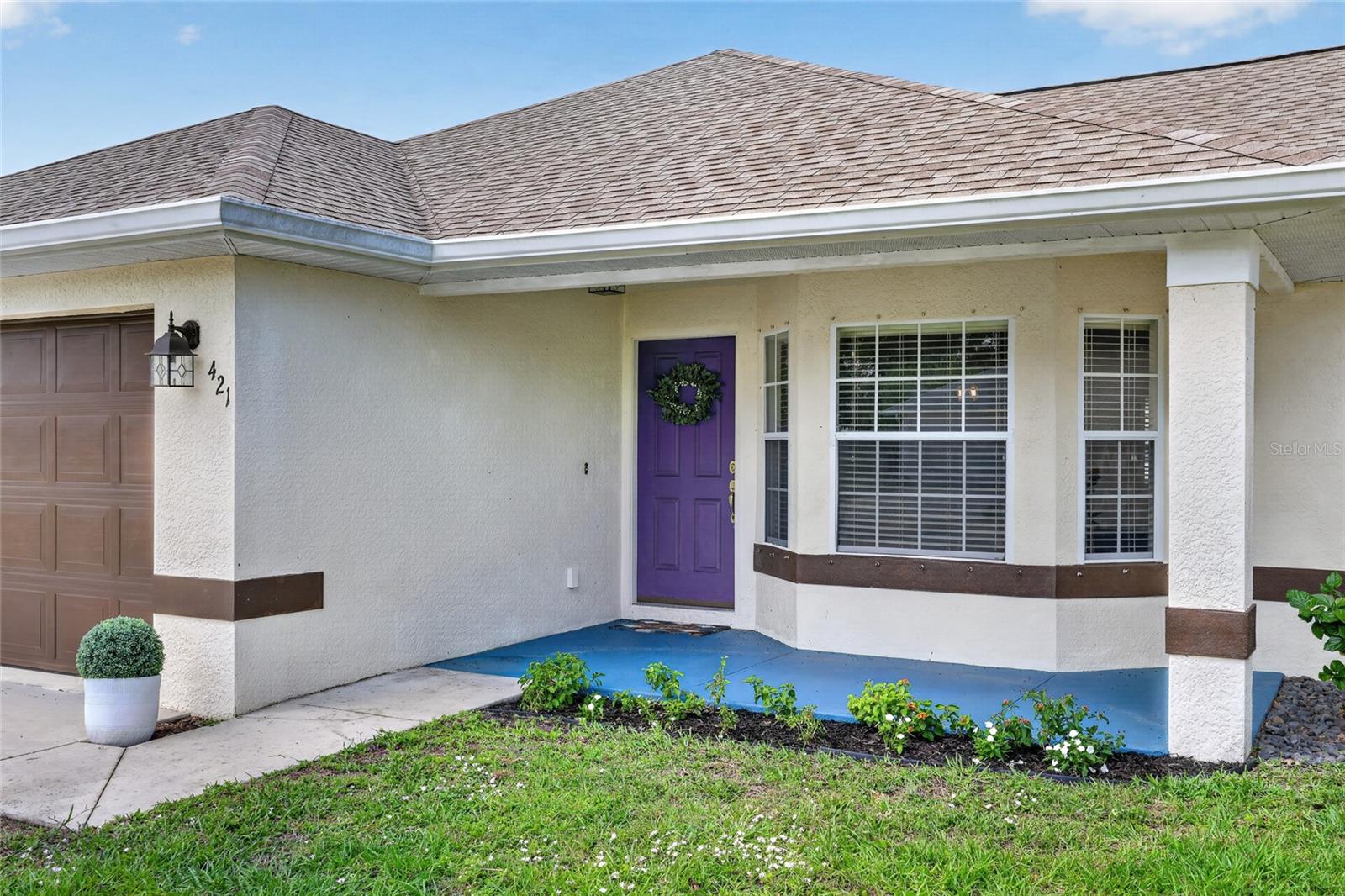 Image 3 of 38 For 421 Londrina Drive