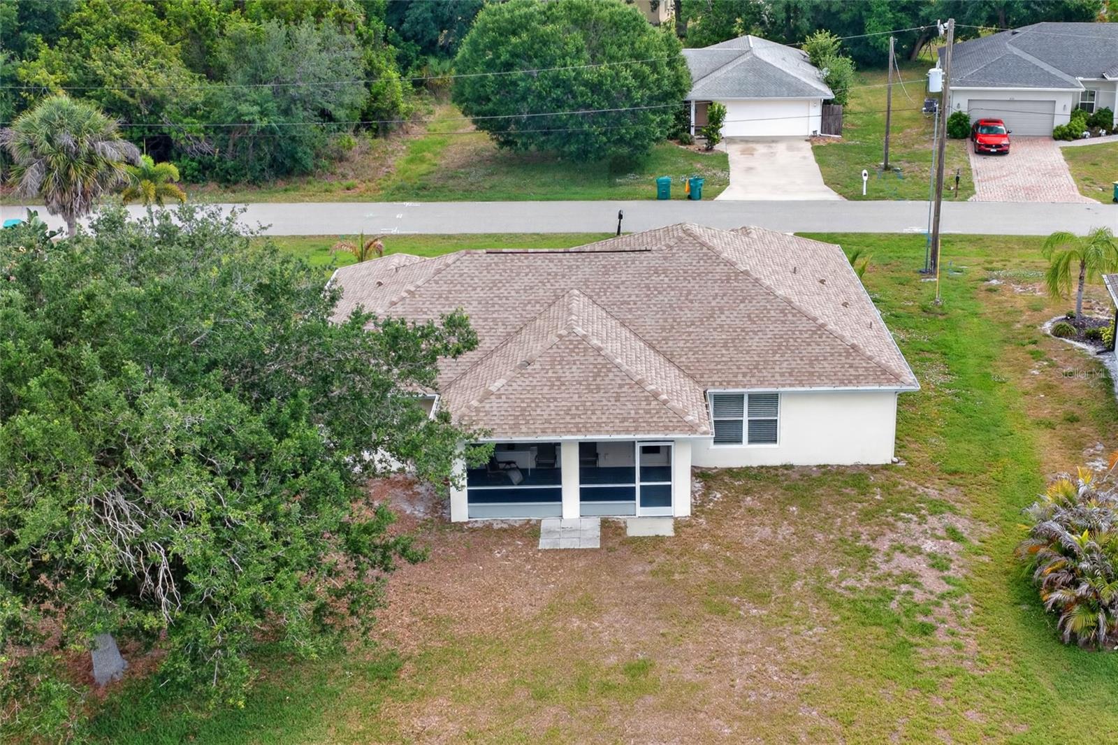 Image 30 of 38 For 421 Londrina Drive