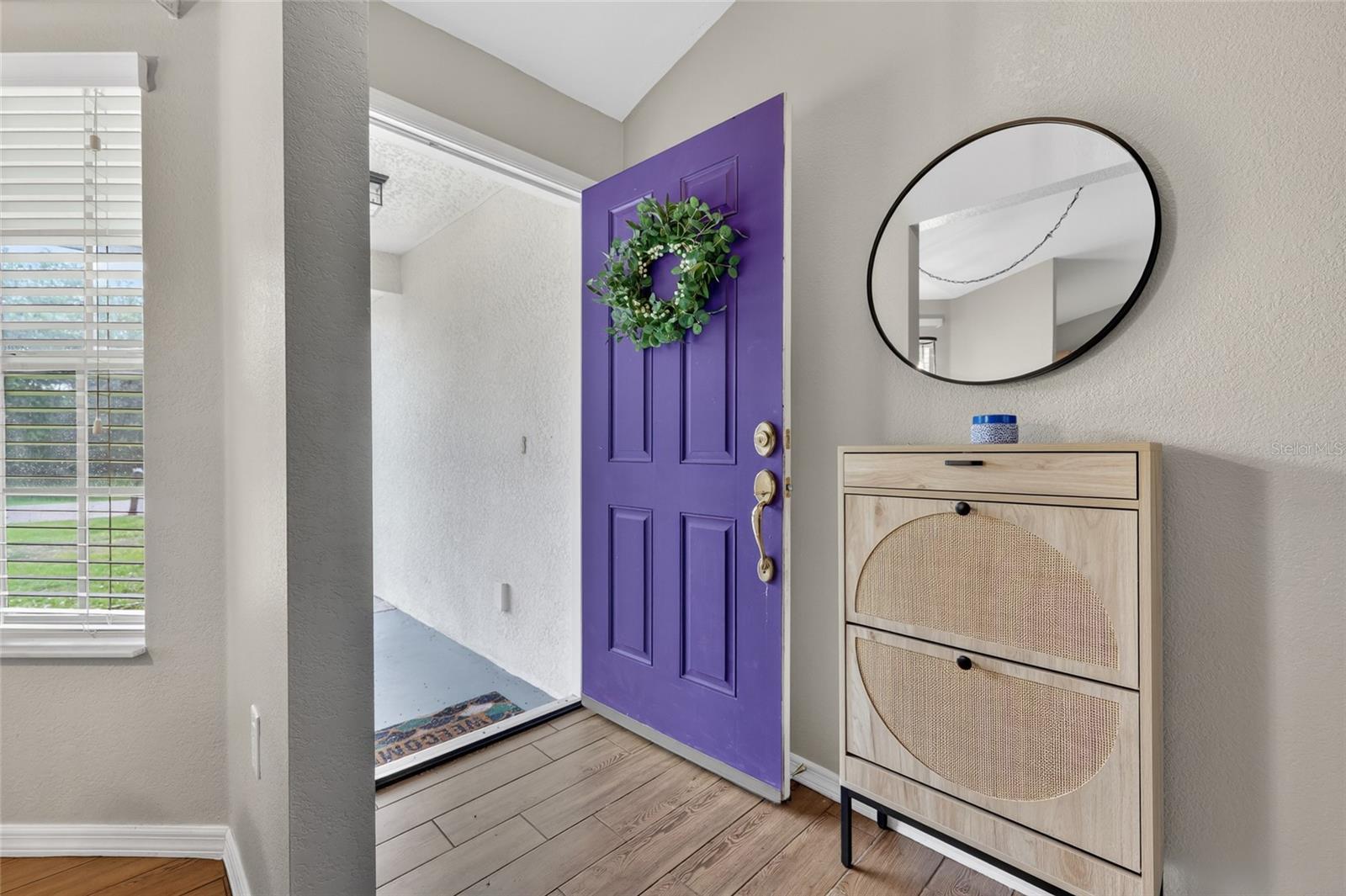 Image 4 of 38 For 421 Londrina Drive