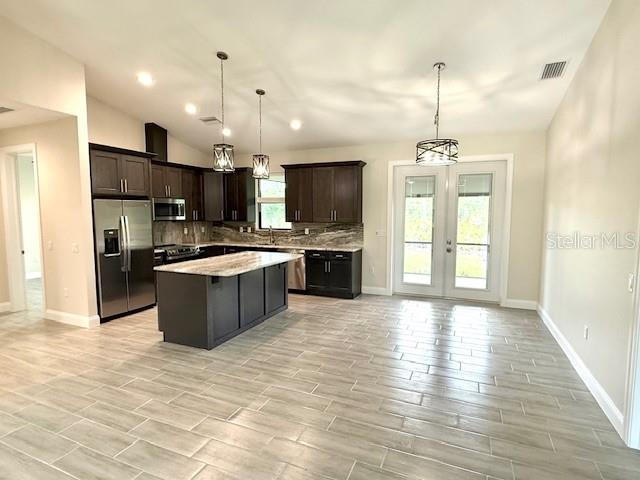 Image 4 of 17 For 37 Gimli Avenue