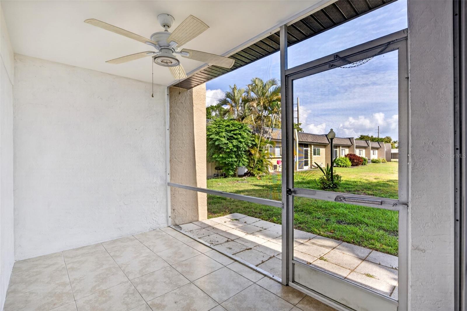 Image 12 of 30 For 6300 Pointe Boulevard 327