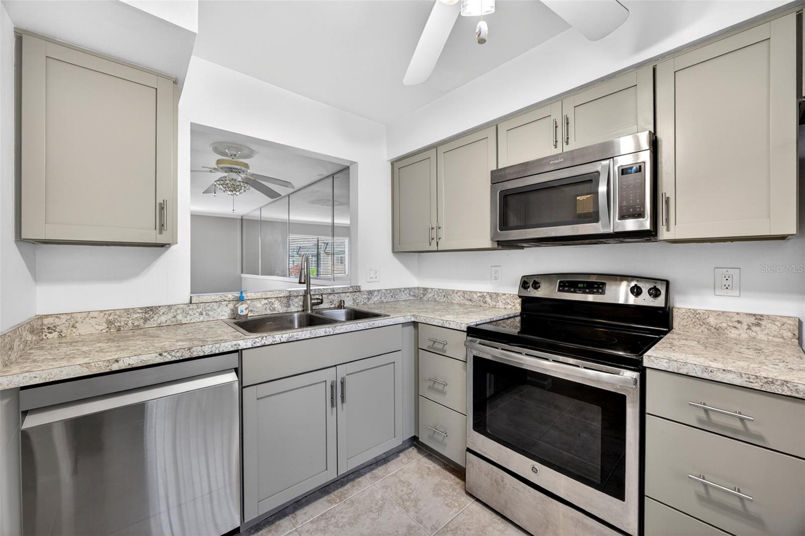 Image 4 of 30 For 6300 Pointe Boulevard 327