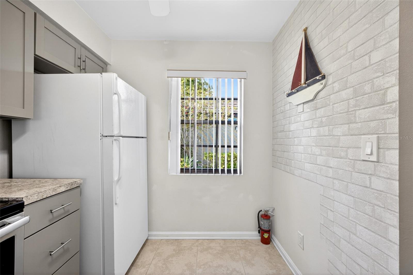 Image 7 of 30 For 6300 Pointe Boulevard 327