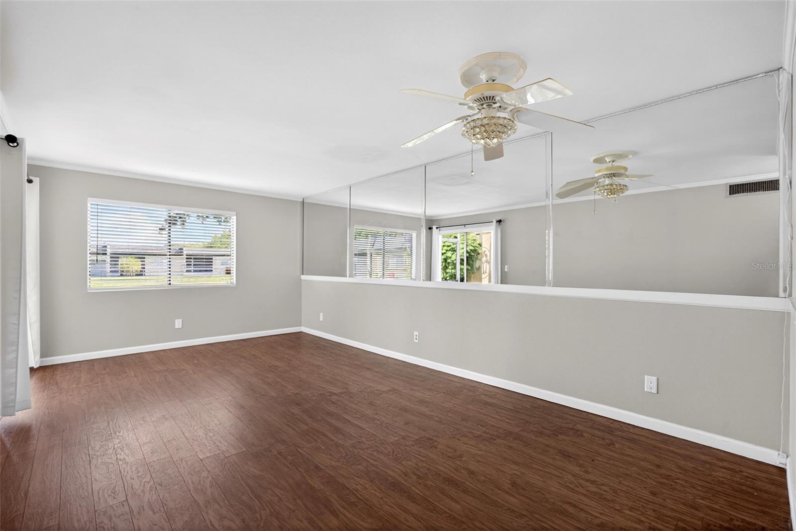 Image 8 of 30 For 6300 Pointe Boulevard 327