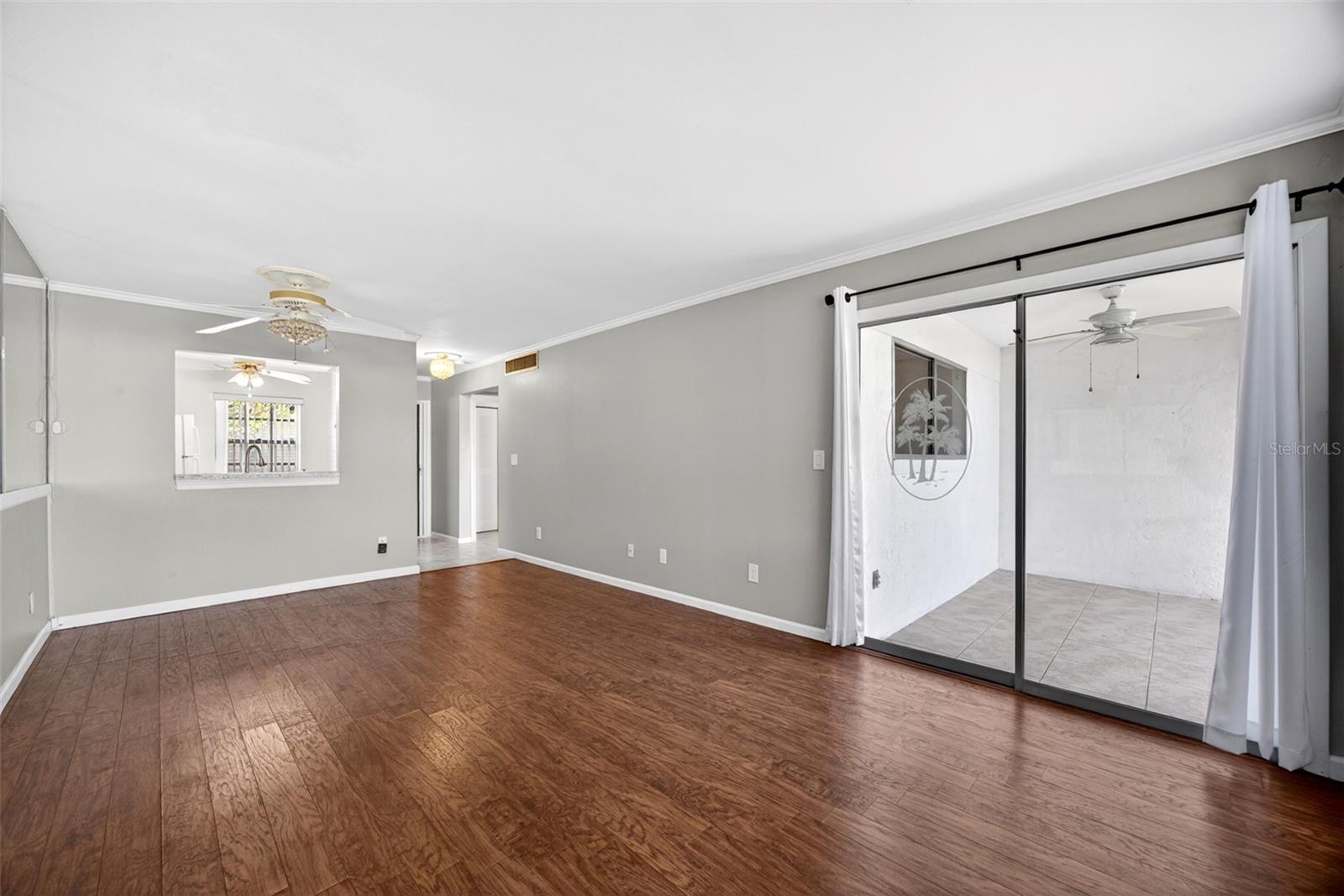 Image 9 of 30 For 6300 Pointe Boulevard 327