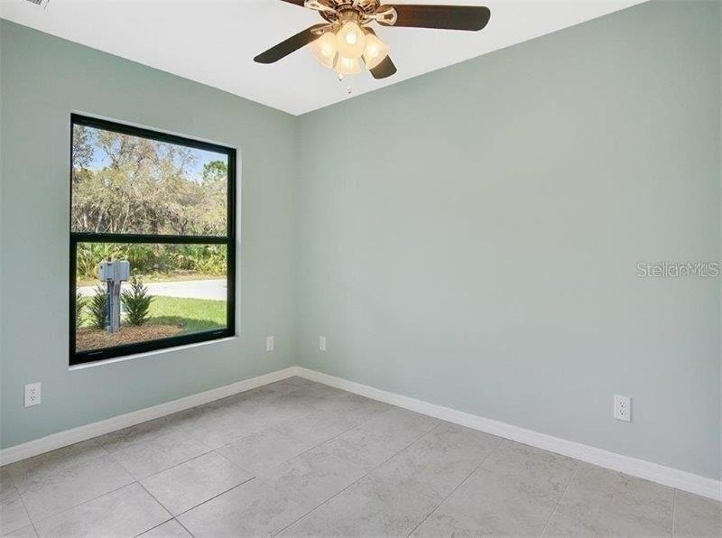 Image 4 of 19 For 17121 Thompson Avenue
