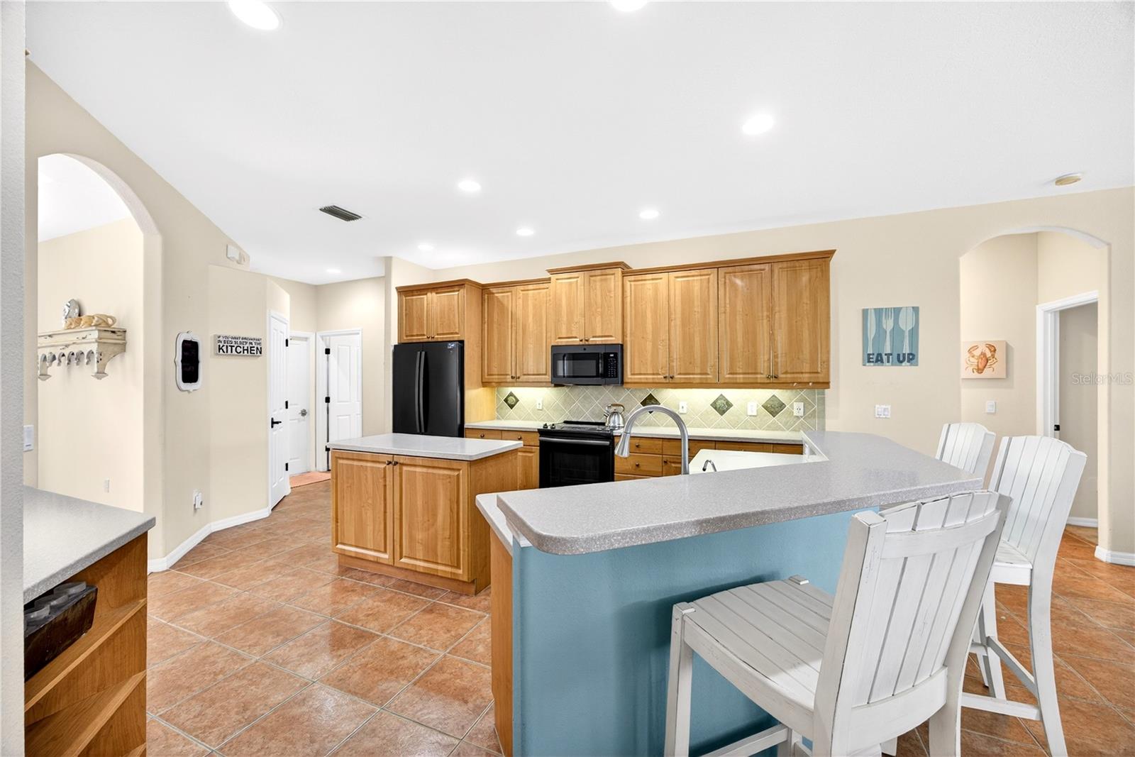 Image 14 of 38 For 243 Rotonda Boulevard E