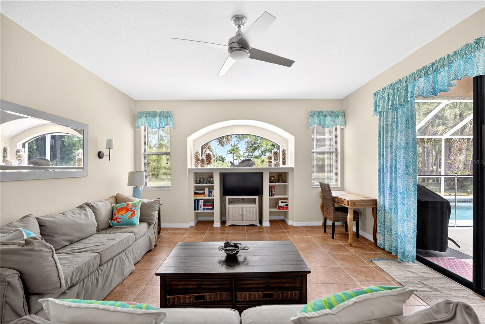Image 16 of 38 For 243 Rotonda Boulevard E