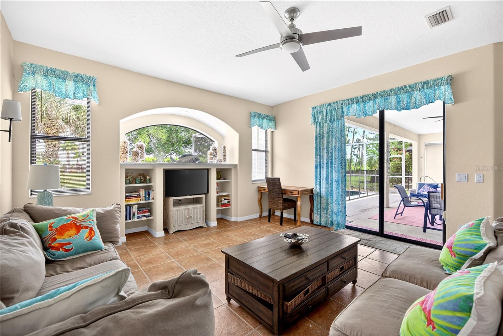 Image 18 of 38 For 243 Rotonda Boulevard E