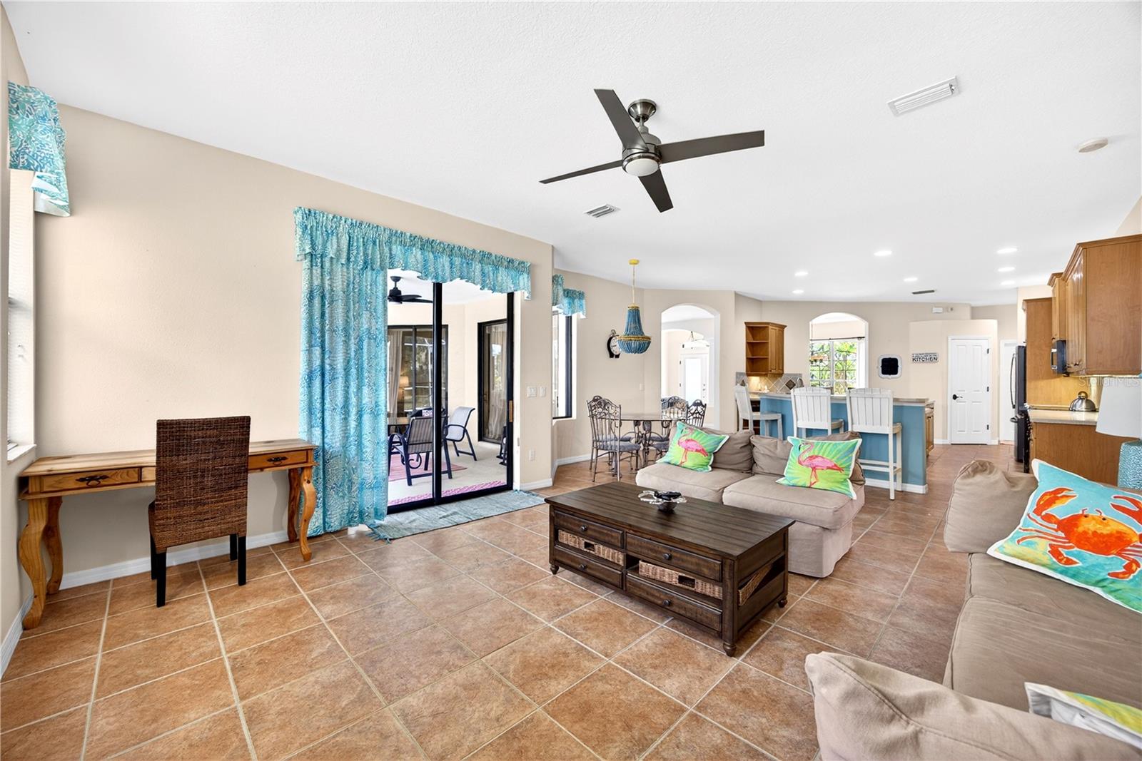 Image 19 of 38 For 243 Rotonda Boulevard E