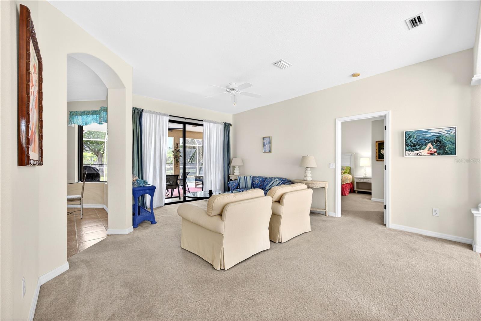 Image 6 of 38 For 243 Rotonda Boulevard E