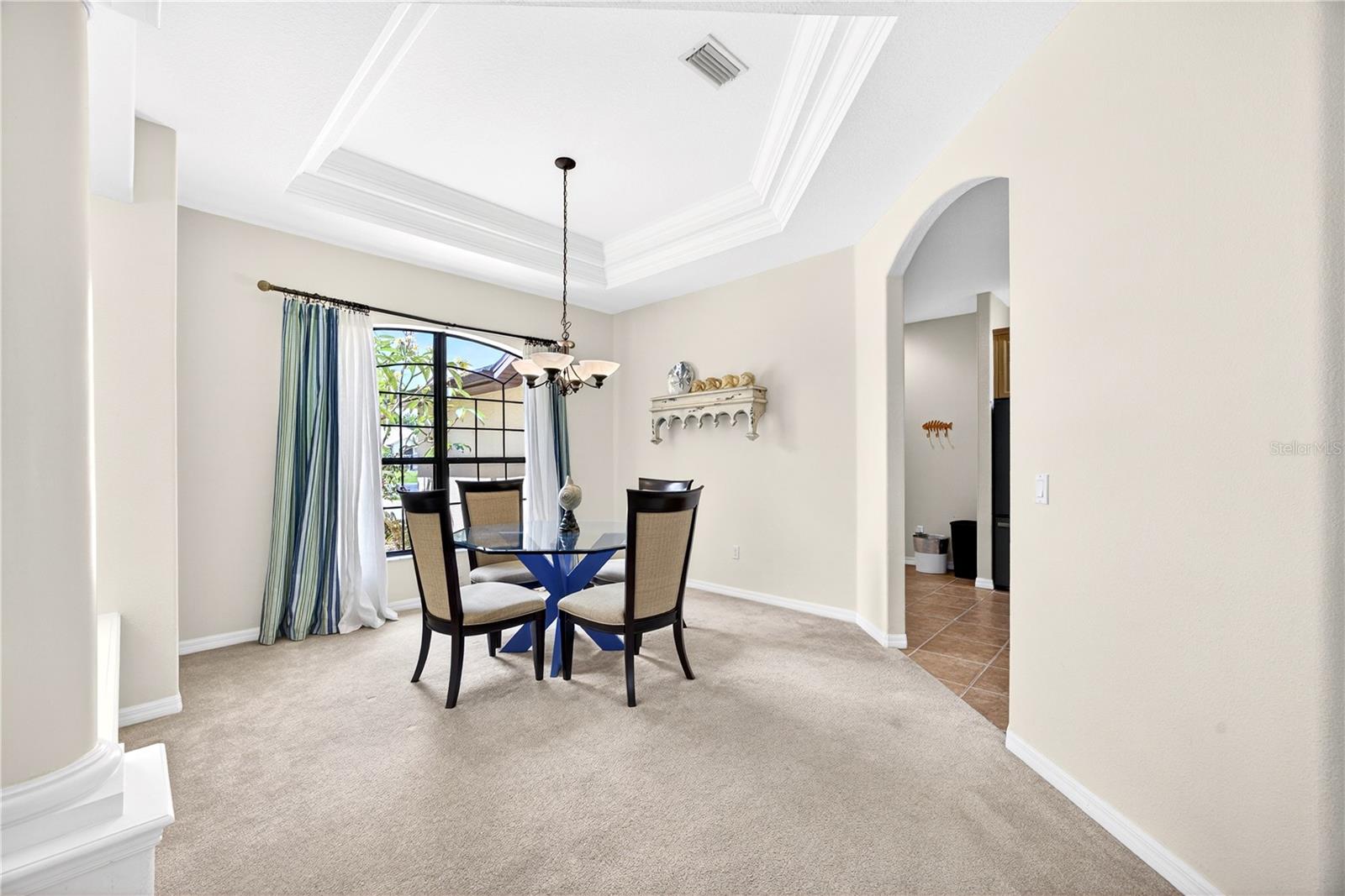 Image 9 of 38 For 243 Rotonda Boulevard E