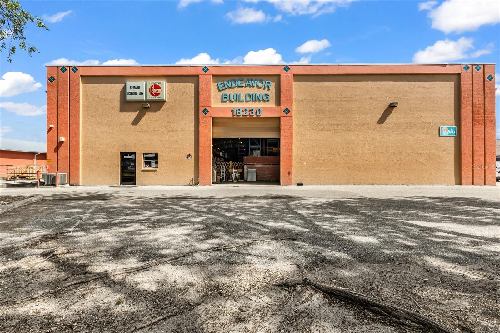 Listing photo id 15 for 18230 Paulson Drive