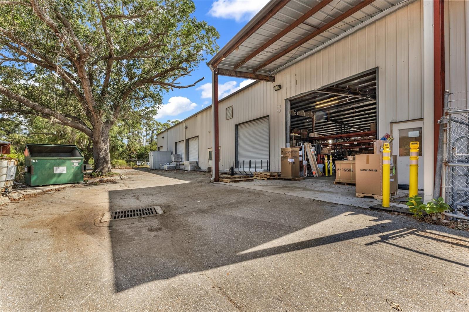 Listing photo id 17 for 18230 Paulson Drive