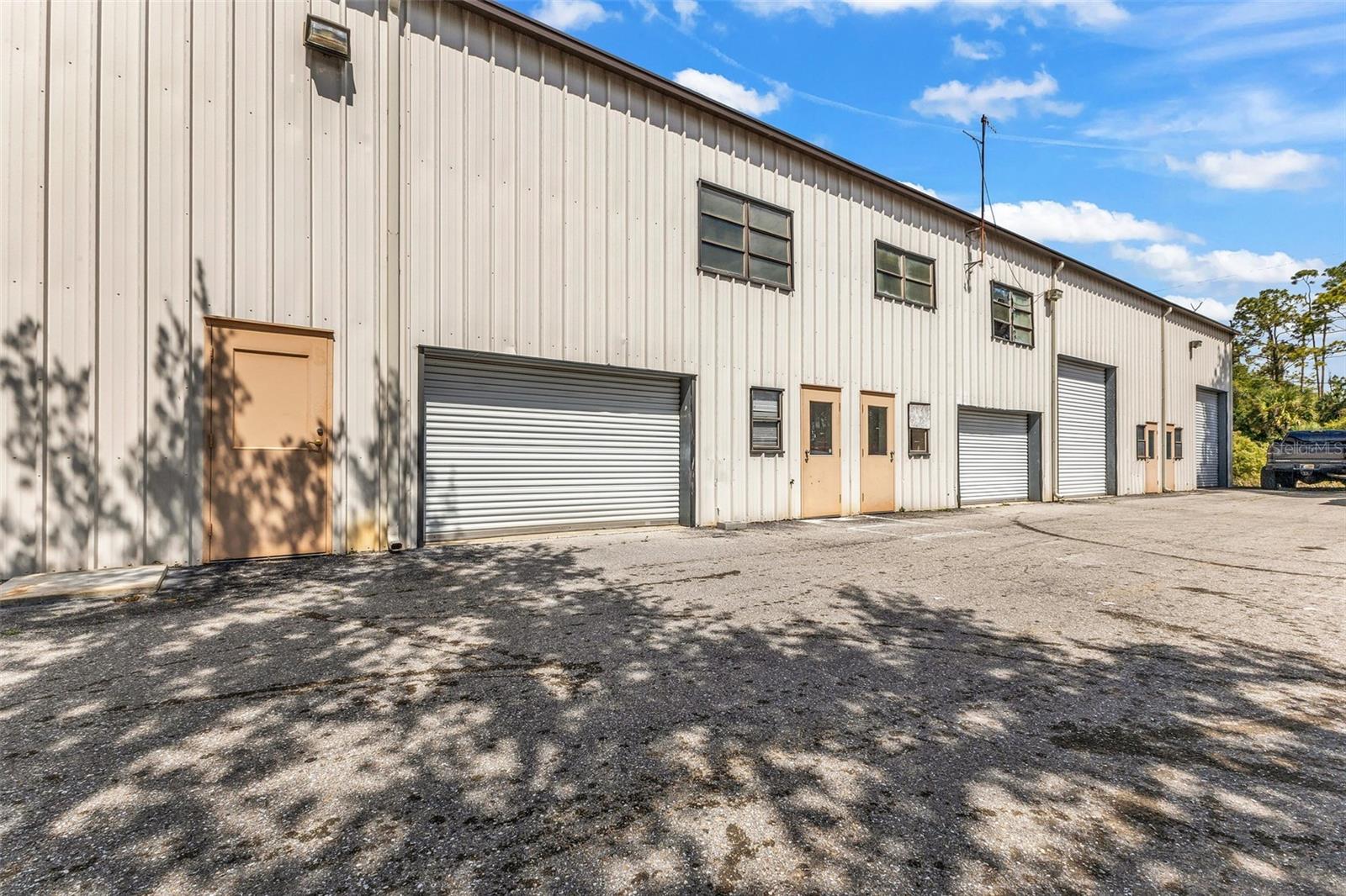 Listing photo id 20 for 18230 Paulson Drive