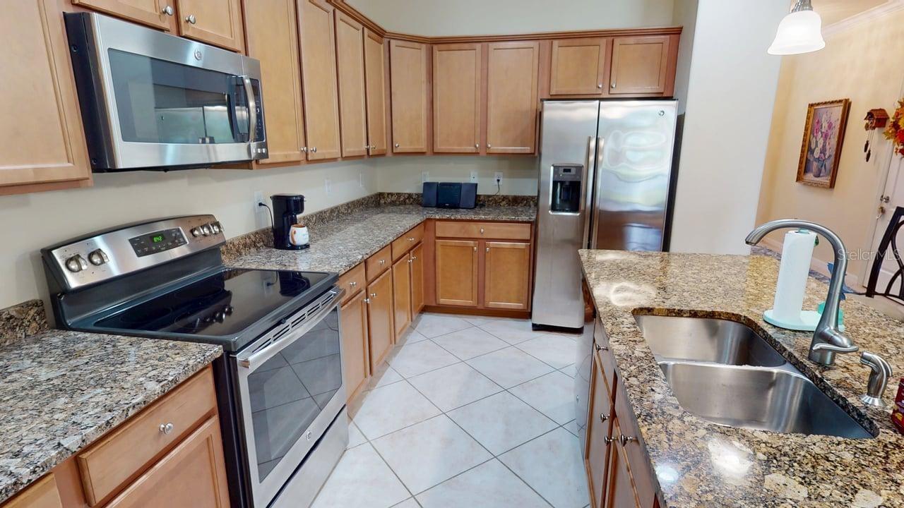 Image 11 of 51 For 2571 Laurentina Lane