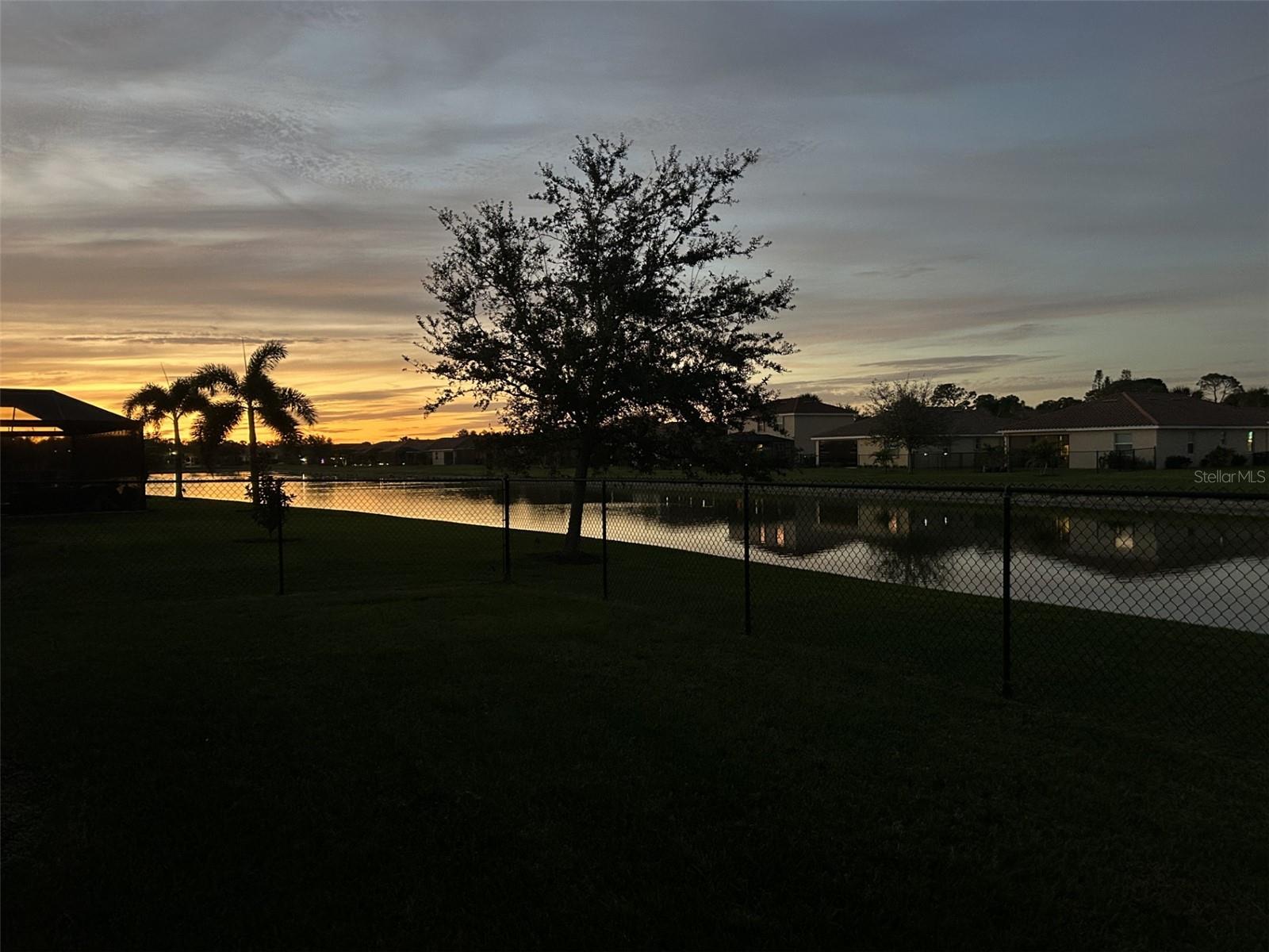 Image 25 of 51 For 2571 Laurentina Lane