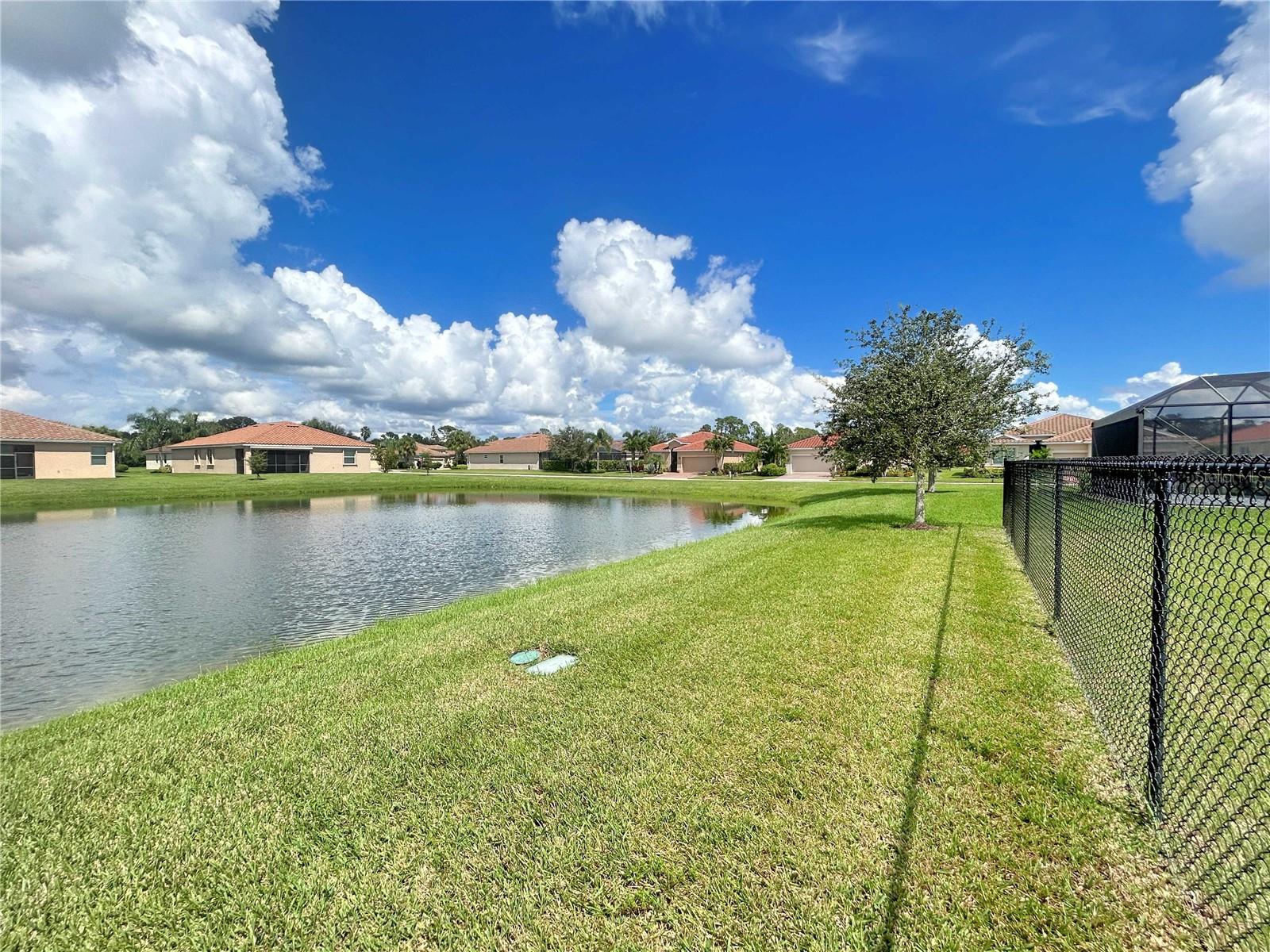Image 28 of 51 For 2571 Laurentina Lane