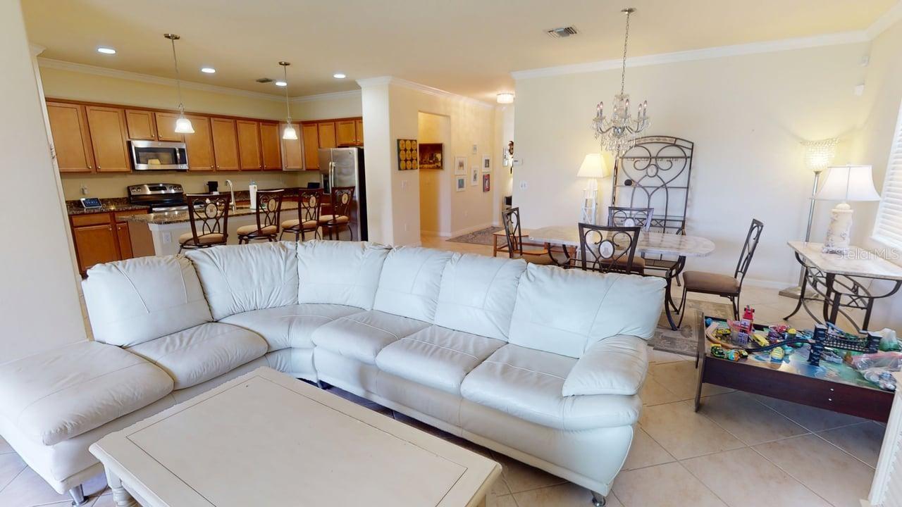 Image 45 of 51 For 2571 Laurentina Lane