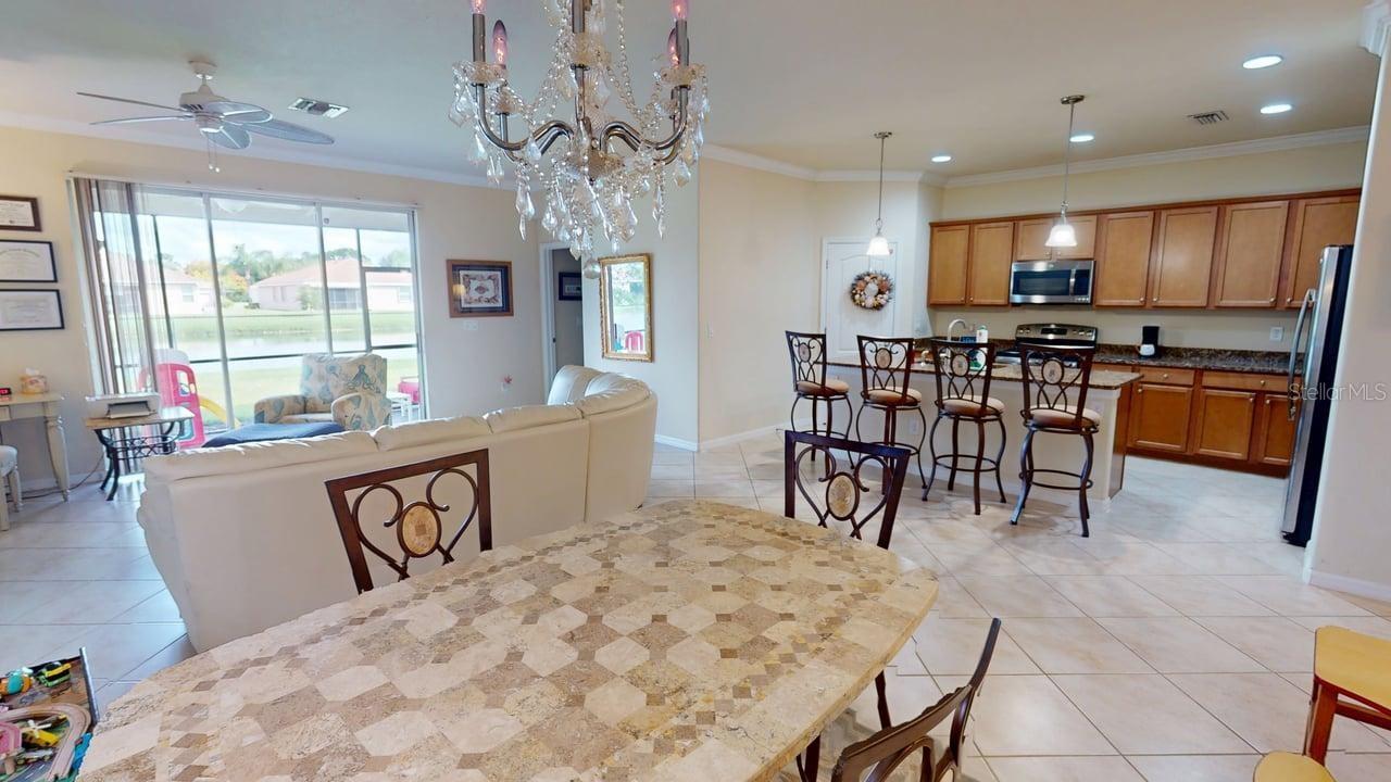 Image 7 of 51 For 2571 Laurentina Lane