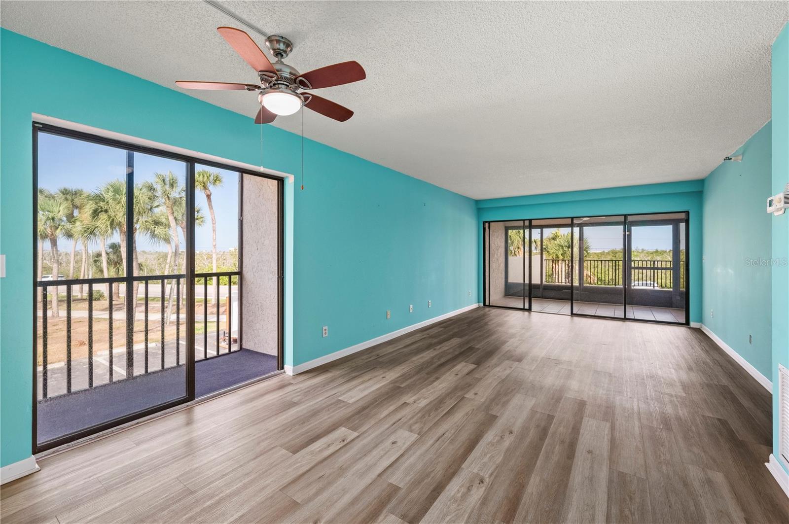 Image 10 of 48 For 1701 Beach Road 208