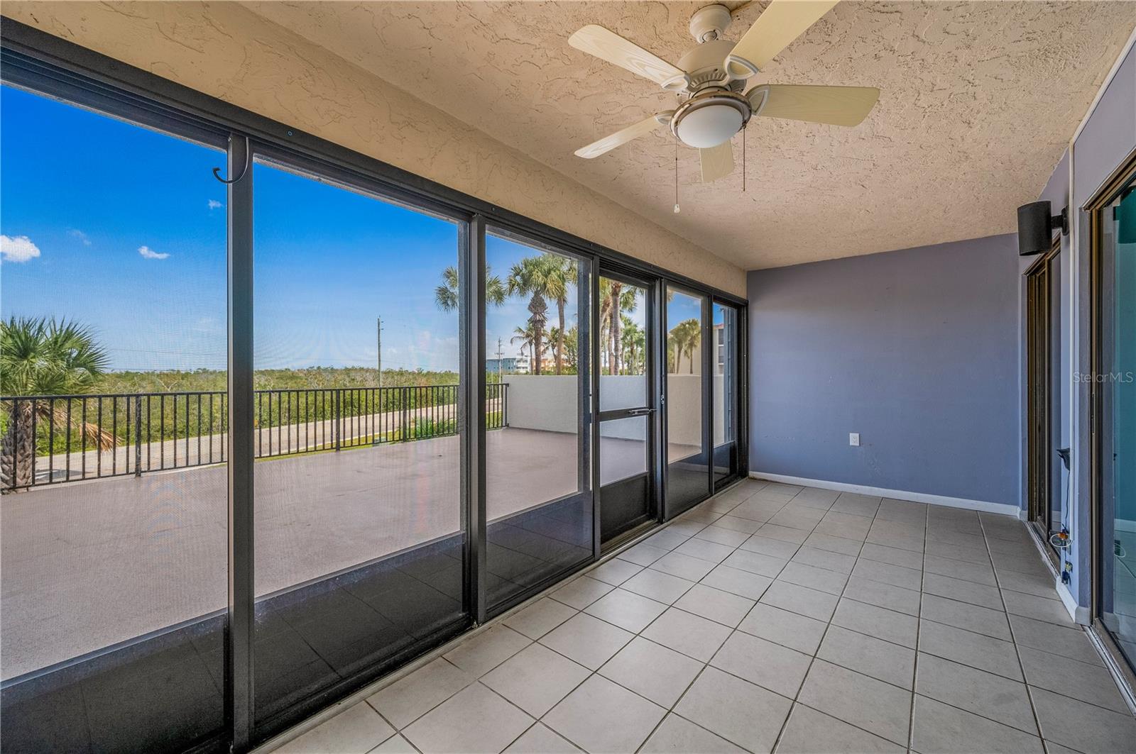 Image 13 of 48 For 1701 Beach Road 208