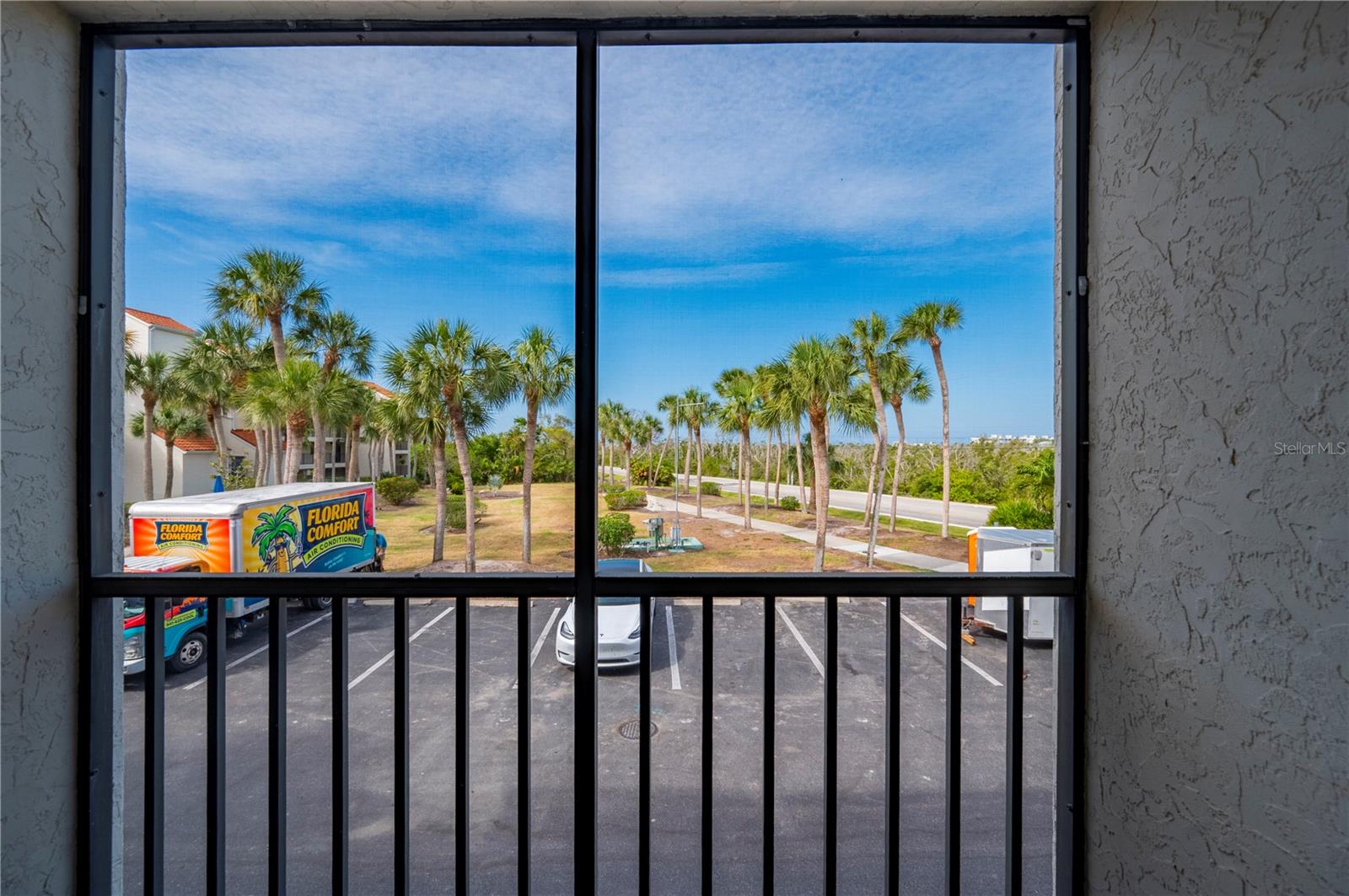 Image 19 of 48 For 1701 Beach Road 208