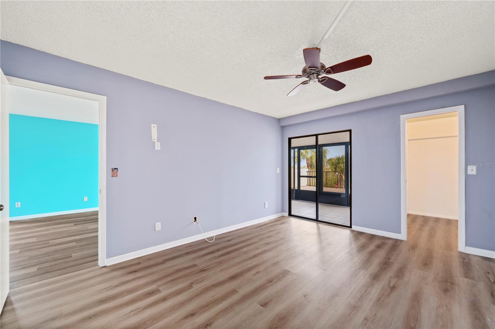 Image 21 of 48 For 1701 Beach Road 208