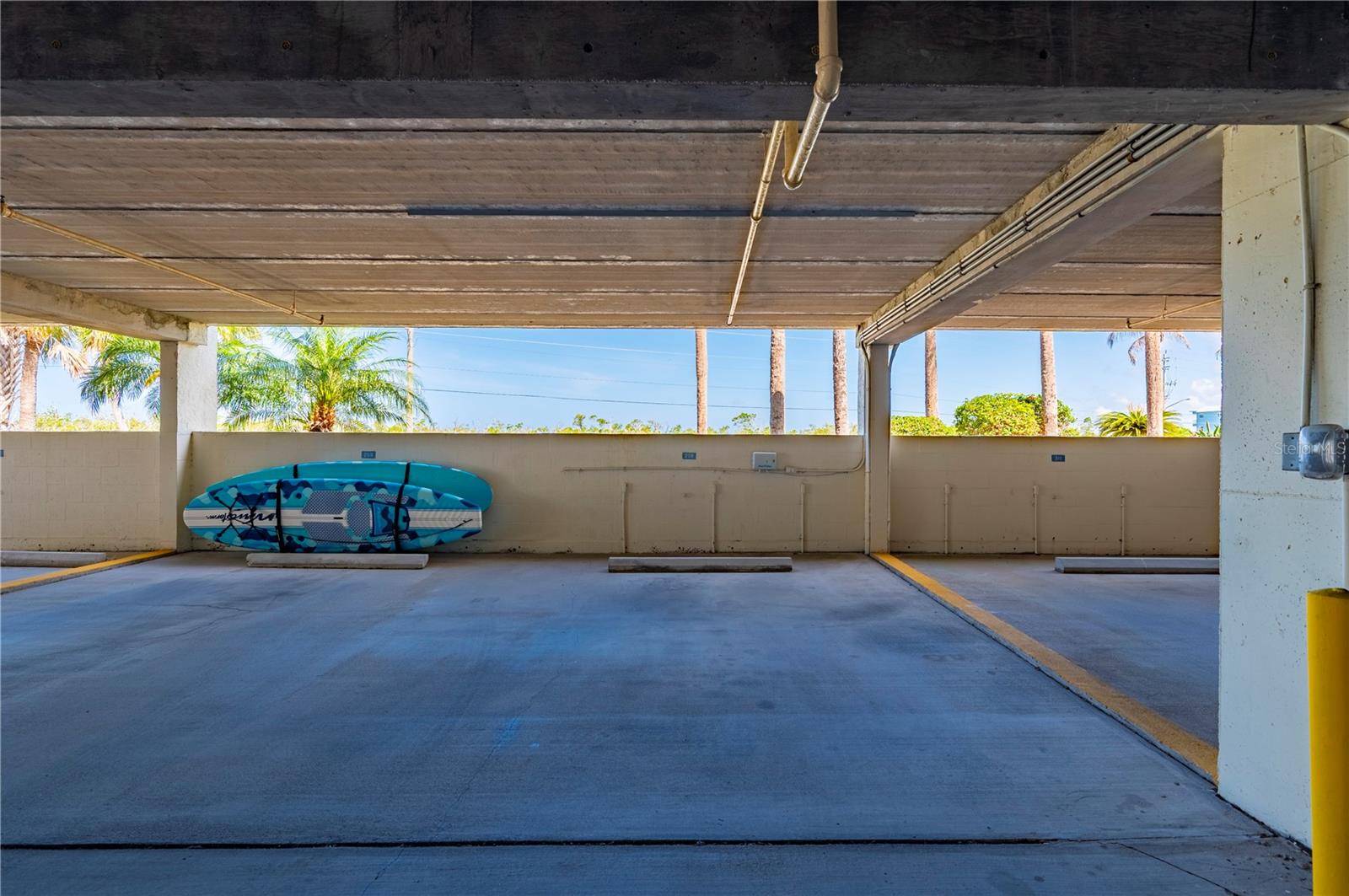 Image 34 of 48 For 1701 Beach Road 208